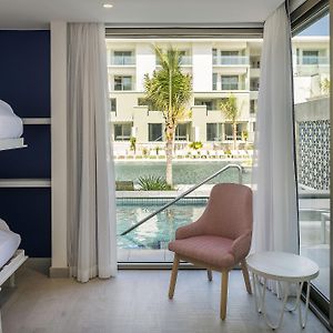 Suite Familiar Grand con Vistas a la Piscina